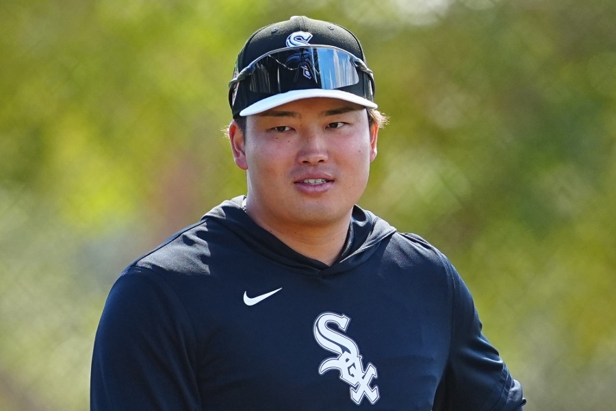 村上宗隆賽前與菊池雄星重逢 兩人場邊互動引發關注