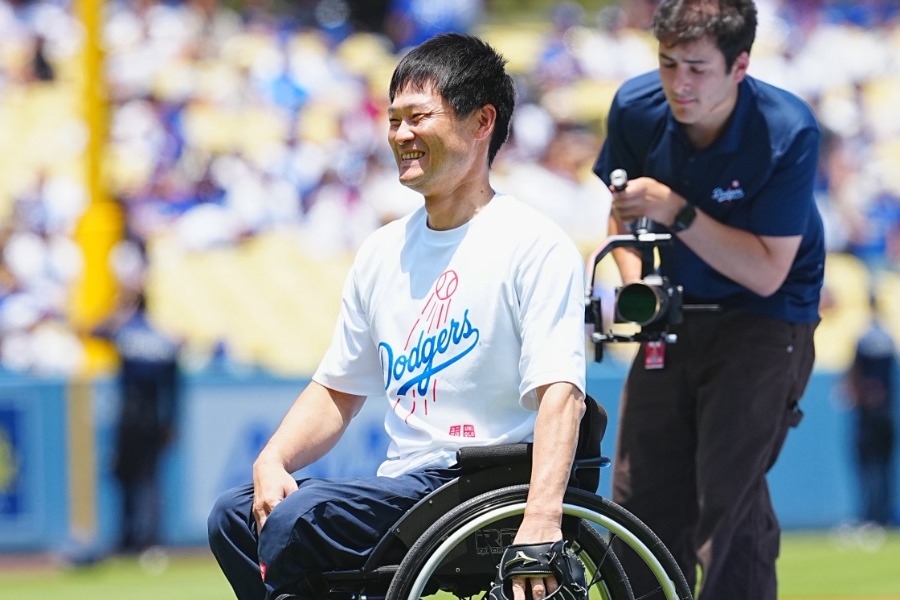 國枝慎吾道奇球場開球秀「傳奇手套」 透露是鈴木一朗送的