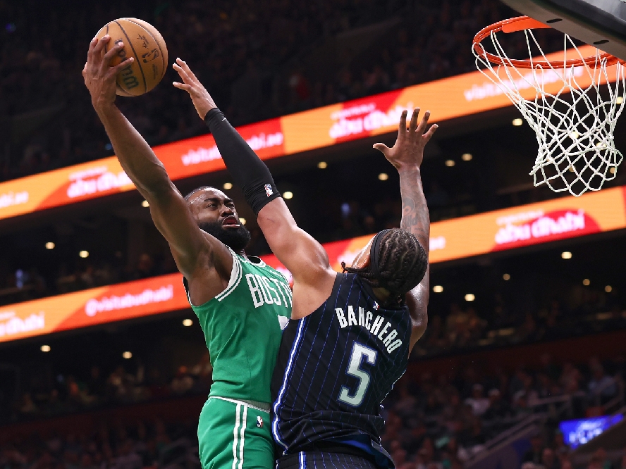 塞爾提克送走 Jaylen Brown 換回 Paul George 76人推進四巨頭