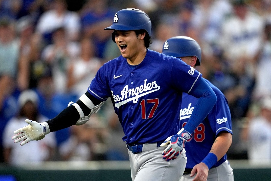 大谷翔平18號3分砲後回本壘 拉辛迎接「拍屁股」成話題