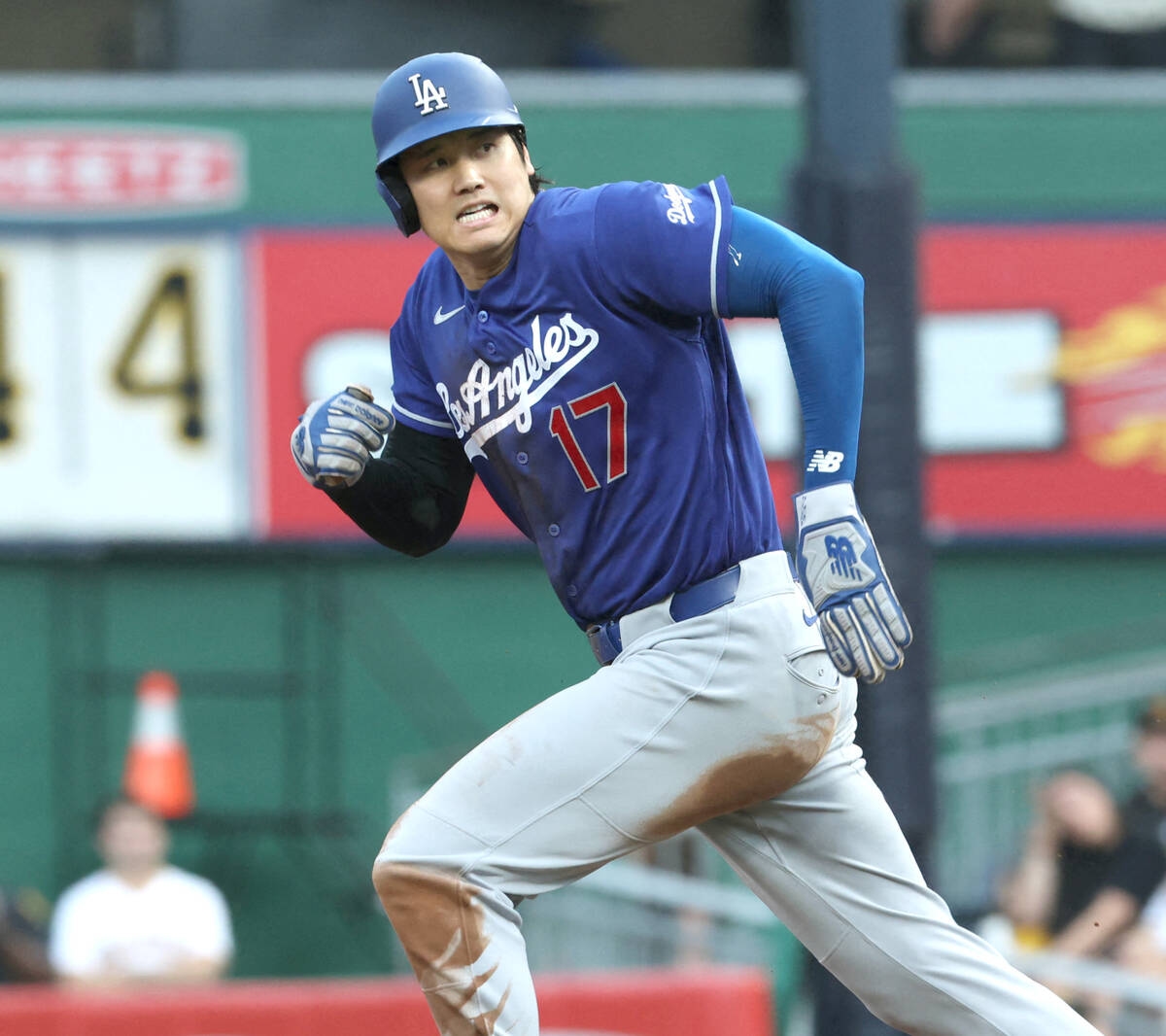 大谷翔平敲13轟仍傷退 道奇8比6勝海盜但左膝發炎成隱憂