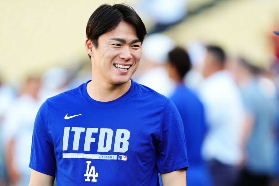 山本由伸大螢幕送祝福 平野佳壽退休