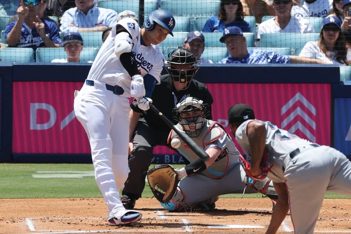 道奇戰馬林魚發生罕見一幕 游擊飛球變成適時安打 曼西奔回本壘追平比數