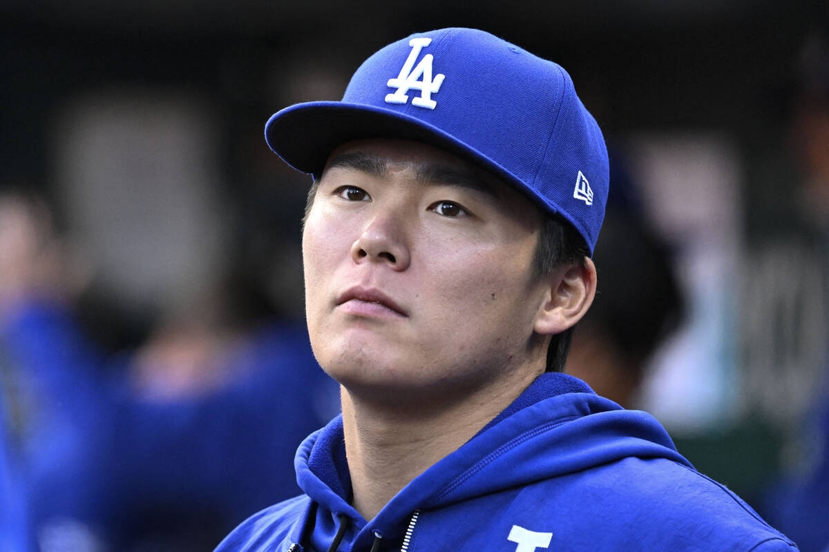 山本由伸在道奇休息區被隊友惡作劇 偷拍畫面引發球迷討論