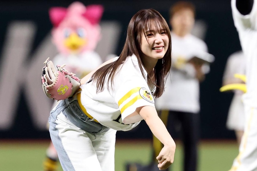 內田真禮開球軟投坐地 軟銀延續7戰全勝