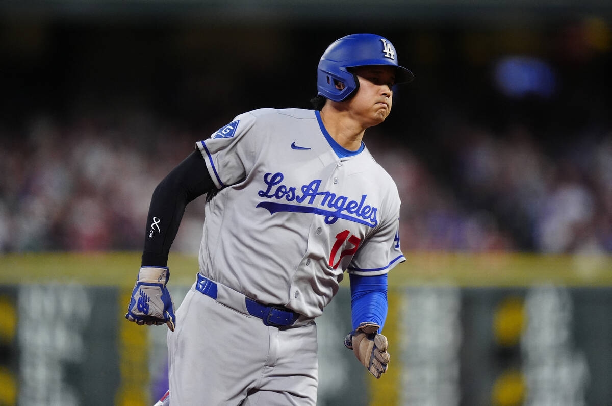 大谷翔平9局三壘安打 Dave Roberts看左膝無礙