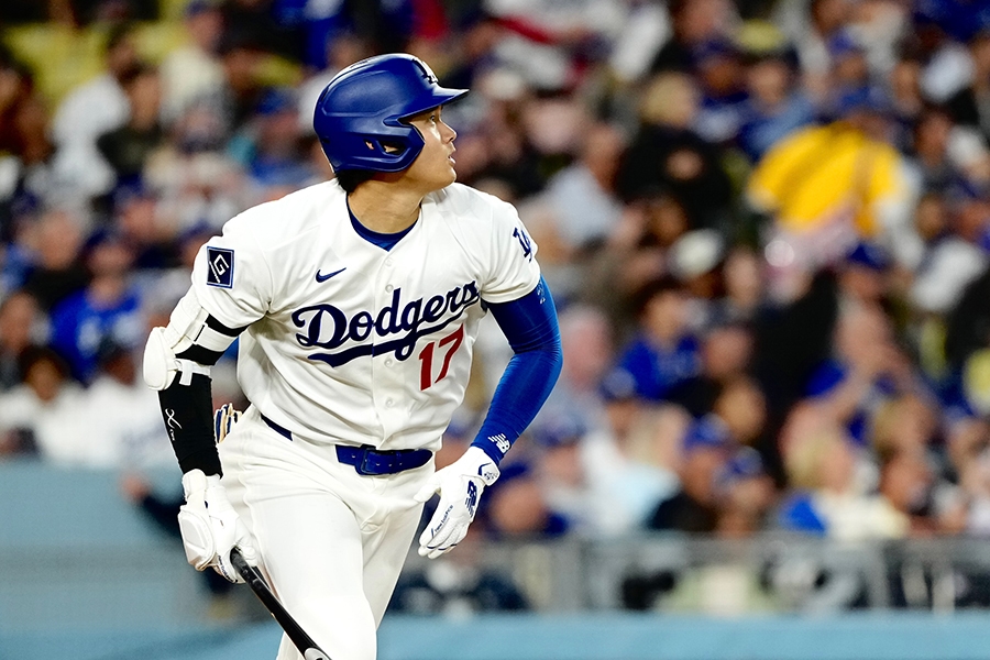 大谷翔平主場戰巨人開轟 日本藝人春菜愛坐本壘後方到場追星