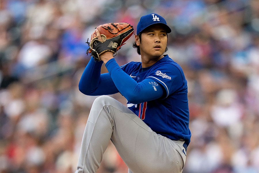 大谷翔平捕逸後上丘貼近拉辛說話 表情嚴肅引發球迷討論
