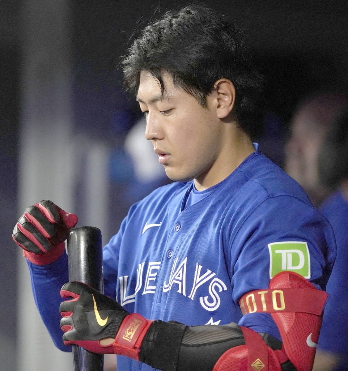 岡本和真4打數掛零 9局追分機會敲遊滾成最後出局