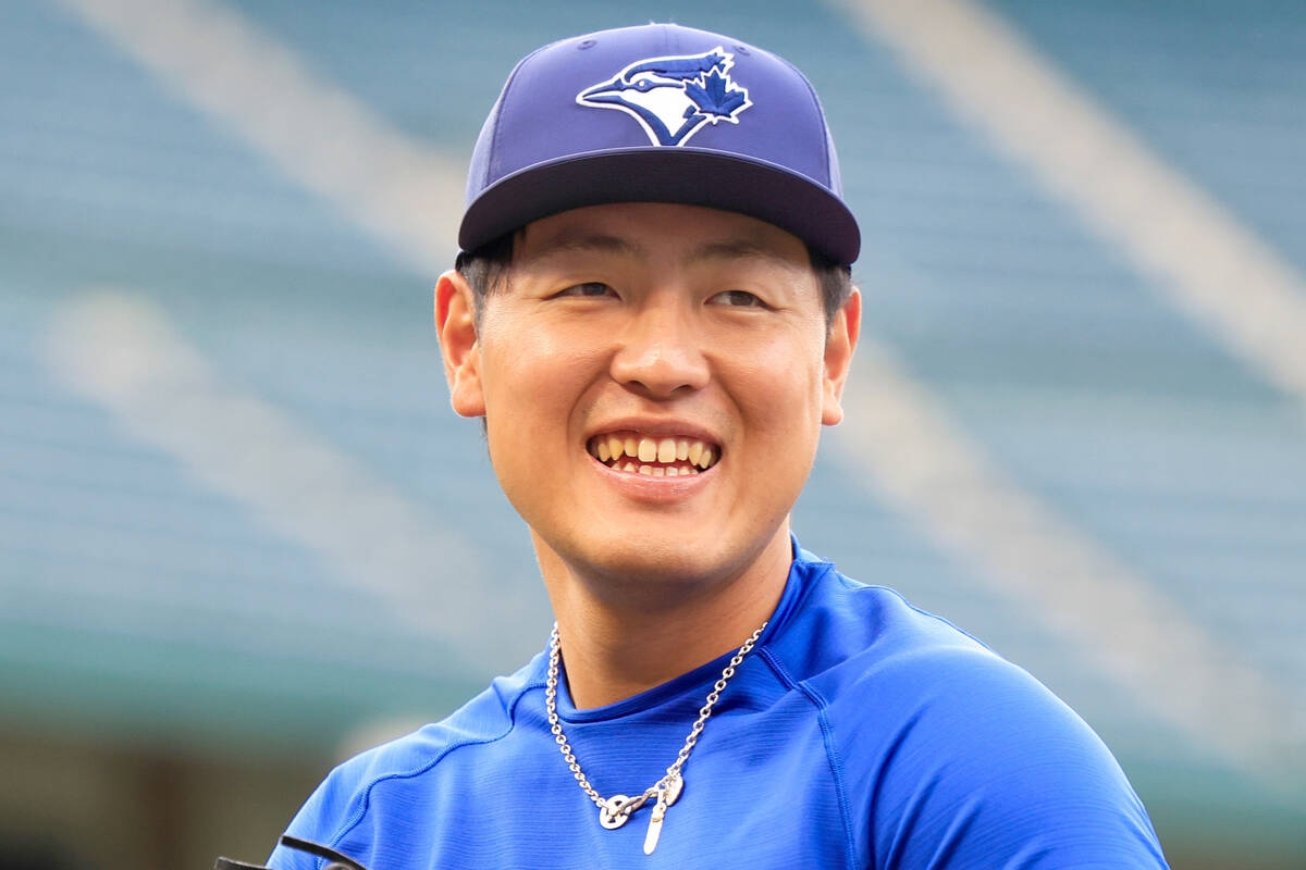 岡本和真洋基球場收松井秀喜簽名55球衣 兩人未碰面