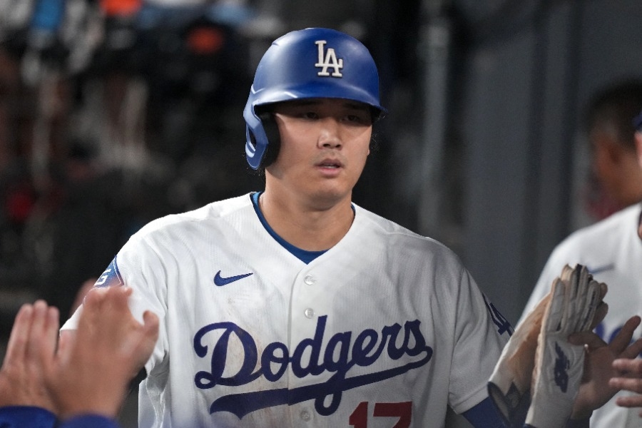 大谷翔平挨觸身球後退場 左膝狀況受關注