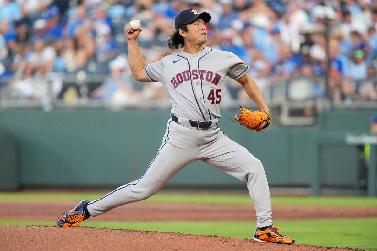 太空人今井達也首局挨首棒全壘打 右手藥指疑流血一度暫停