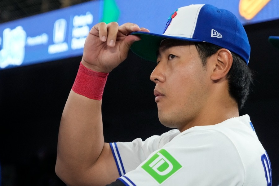 岡本和真賽前退先發 左膝疼痛連2戰受影響