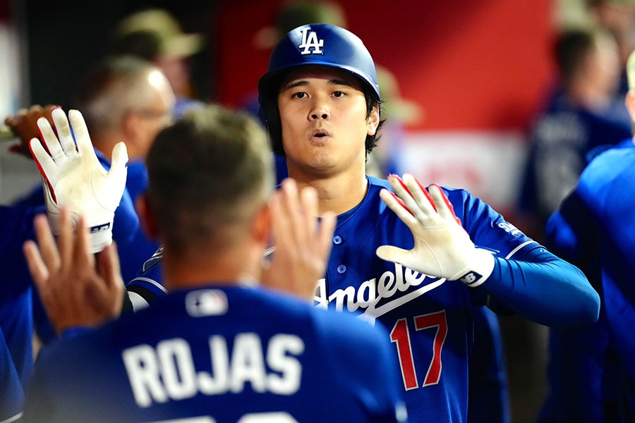 大谷翔平8局三壘安打跑回本壘 隊友回頭傻眼：發生什麼事
