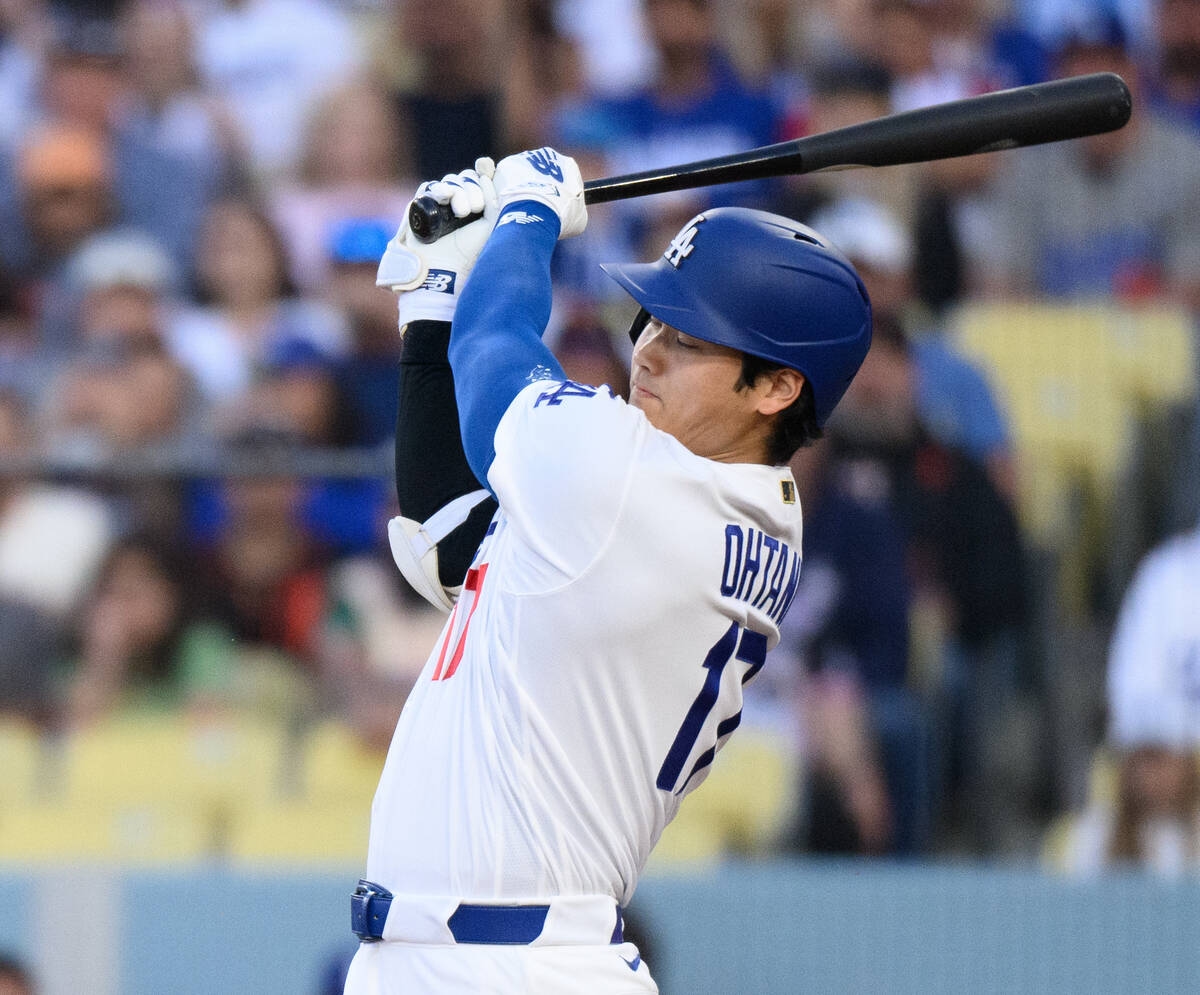 大谷翔平揮空遭三振甩掉頭盔 49打席沒開轟仍在追第7轟