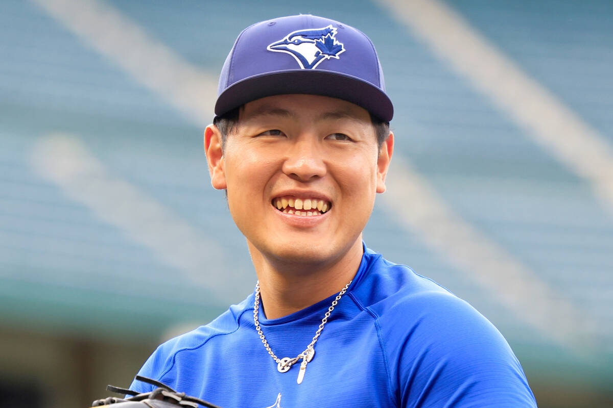 岡本和真粉紅球棒敲先馳得點二壘安打 連9場安打、連12場上壘