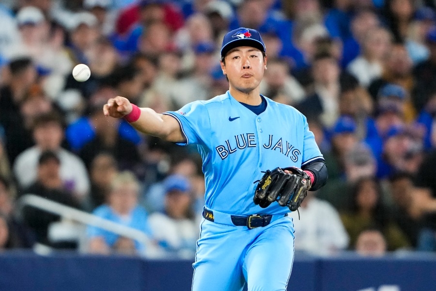 岡本和真三壘線飛撲接殺引熱議 藍鳥5比3勝光芒