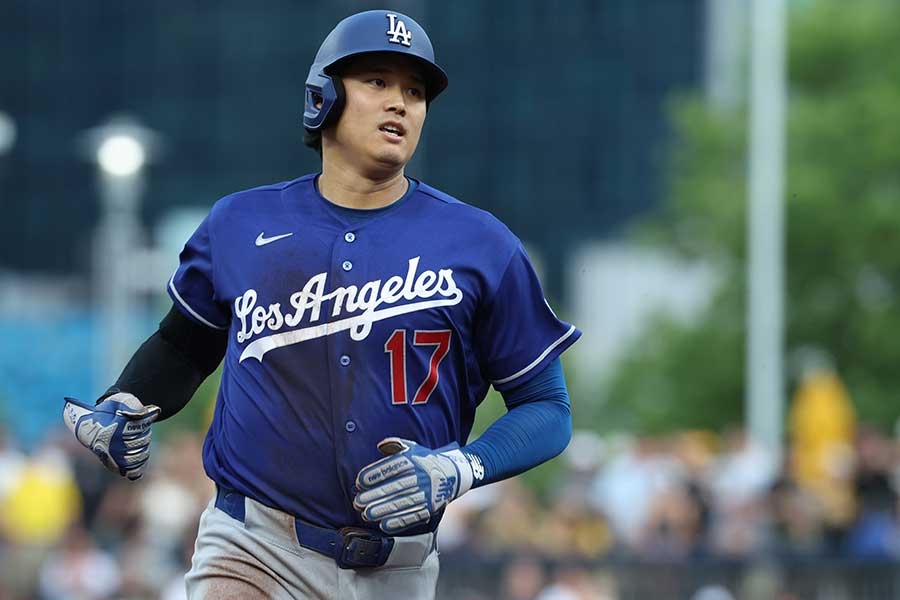 大谷翔平轟本季第13轟卻因左膝發炎退場 Roberts稱明天有望出賽