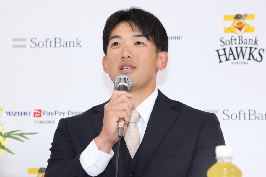 轉隊軟銀開記者會 山本由伸祐大坦言「很期待」也捨不得離開DeNA