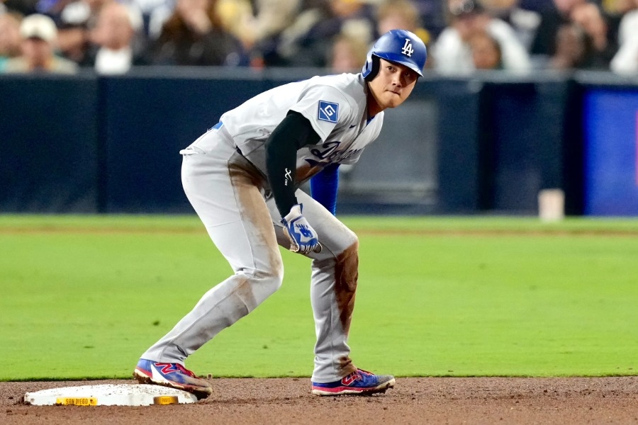 大谷翔平8局「激走」拚出二壘安打 甩帽衝刺速度引發討論
