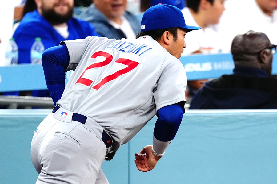 鈴木誠也驚人美技攔截全壘打，道奇主場一片譁然