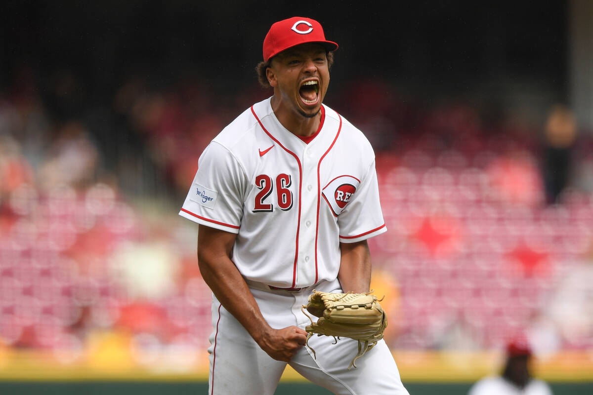 Chase Burns奪13勝 紅人70年首見12連勝