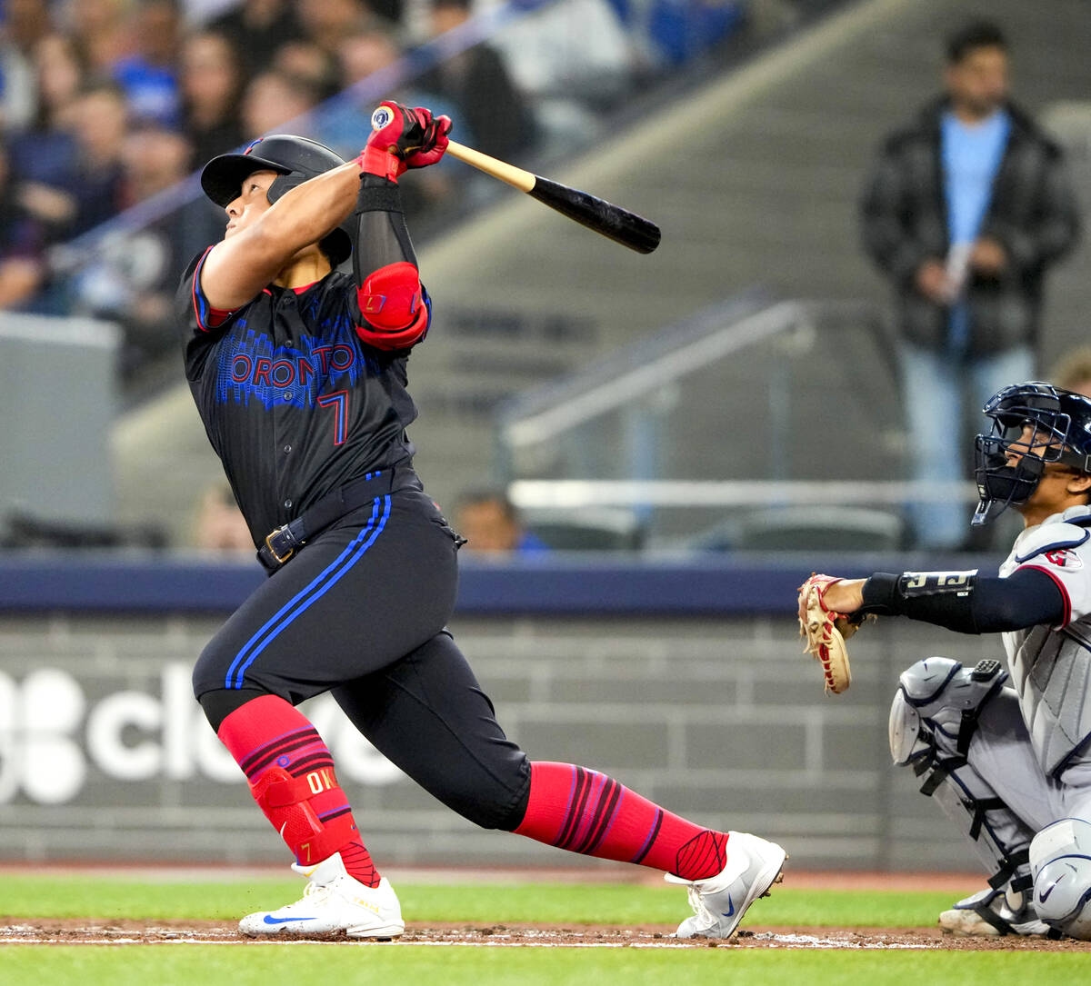 藍鳥岡本和真敲出131公尺全壘打 直言希望增加這樣的打席