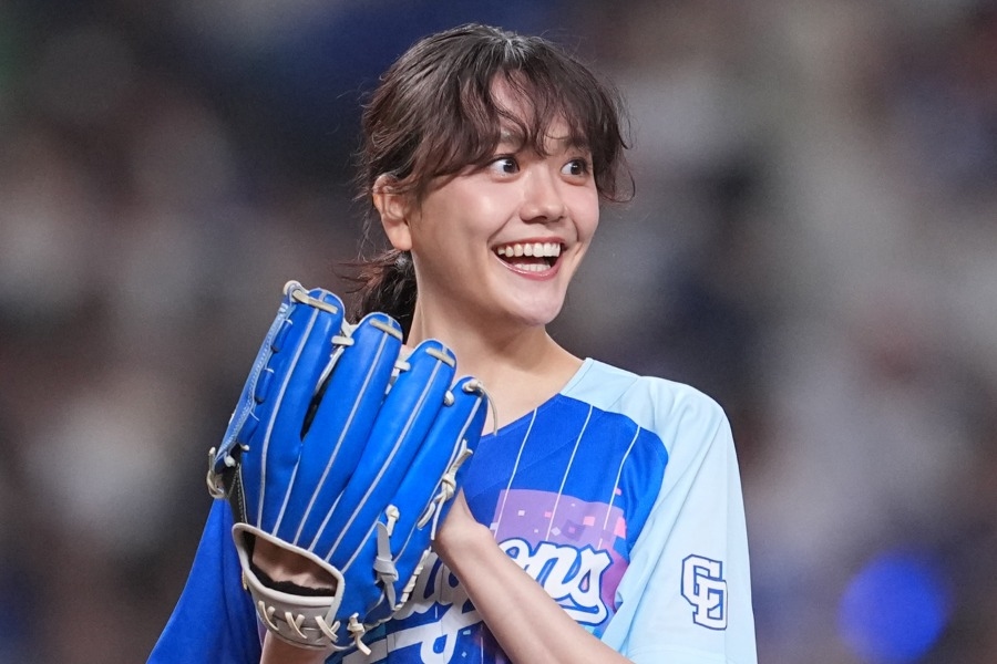 松井愛莉中日戰開球 中日3比2退養樂多