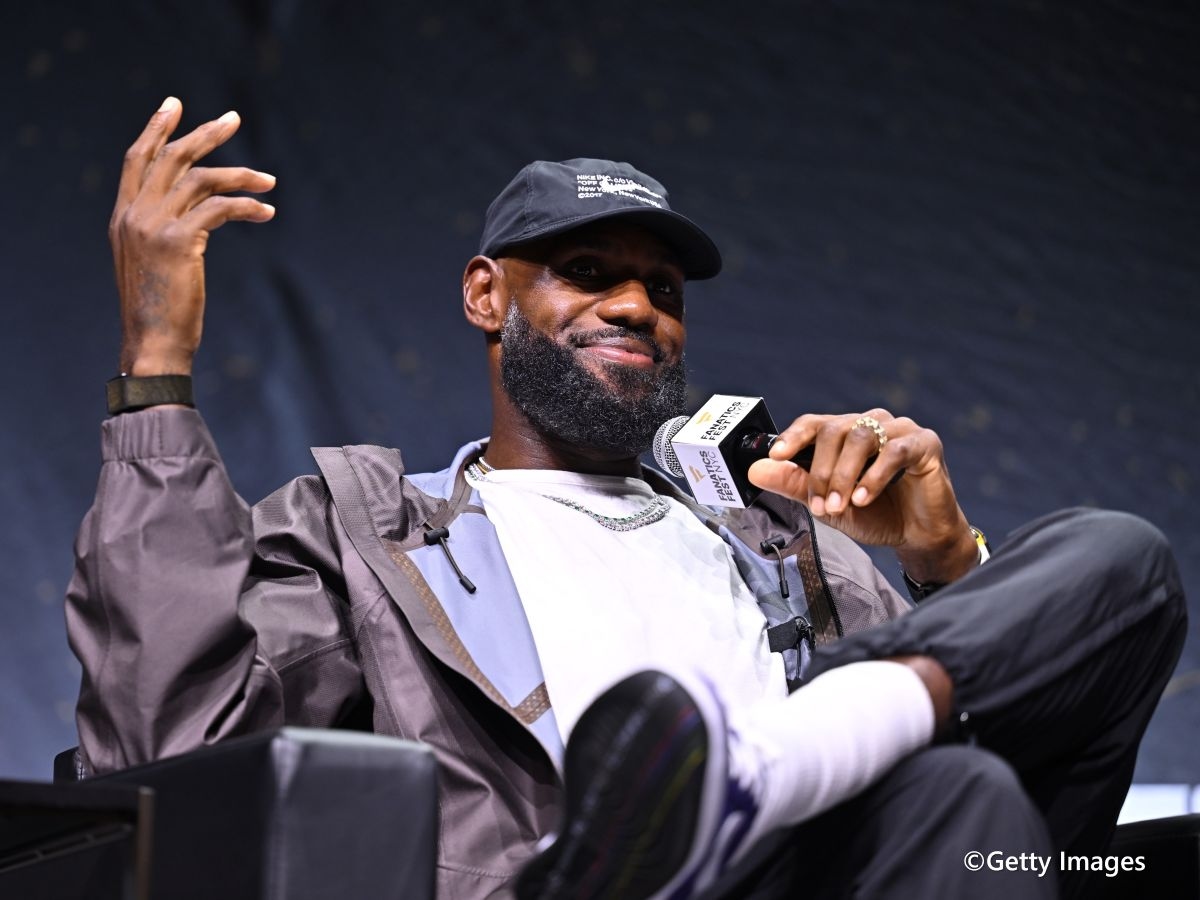 LeBron加盟76人 季前賽票價漲4倍