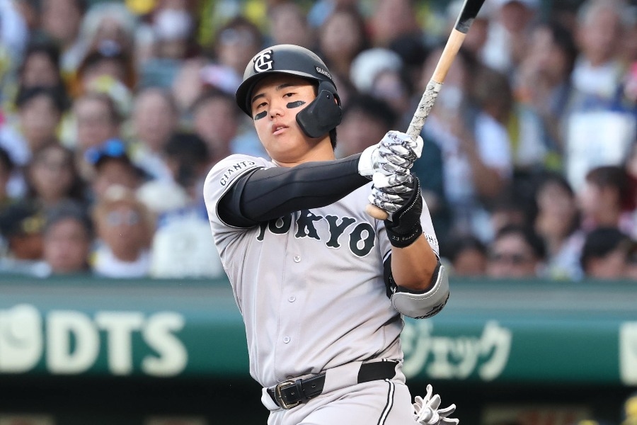 石塚裕惺首轟差一步 巨人10比5勝廣島