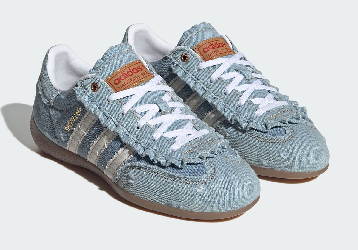 atmos Pink x adidas Handball Spezial 破壞丹寧聯名曝光，兩款女鞋 2026 登場