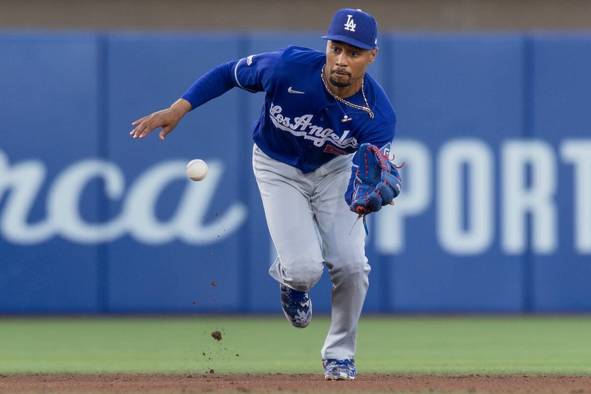 Mookie Betts手腕疼痛臨時退出先發 道奇游擊改由Miguel Rojas頂替