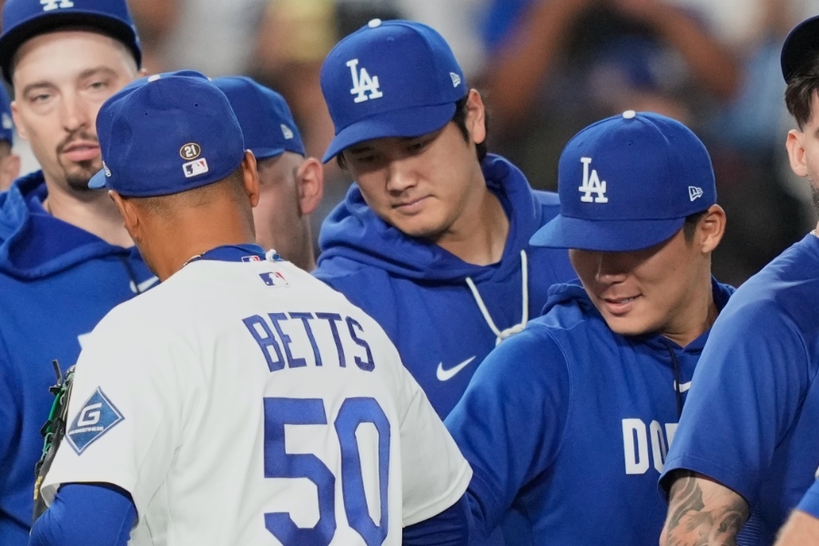 大谷翔平板凳玩笑 Tarik Skubal碰手臂引關注
