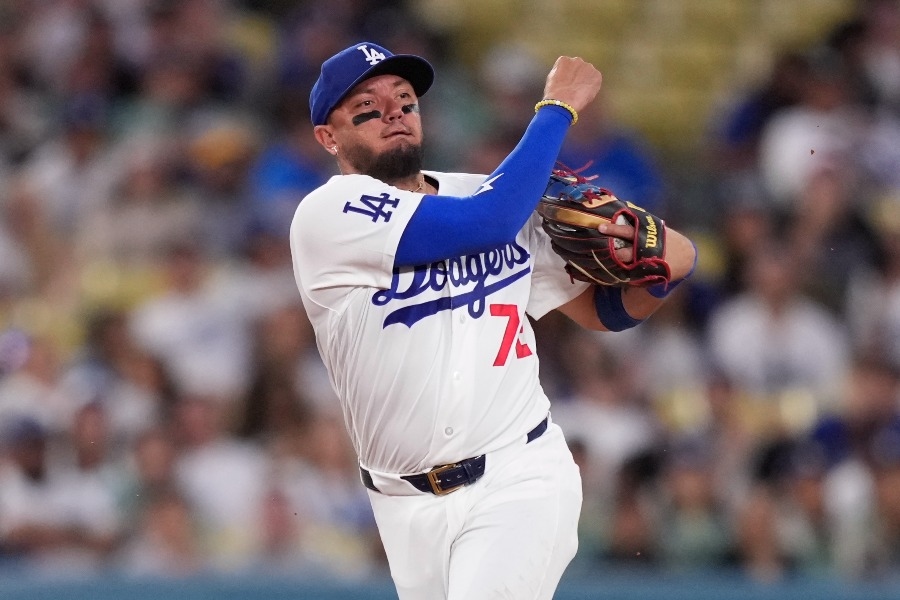 Miguel Rojas 8局守備連環出包 道奇3比4遭洛磯逆轉