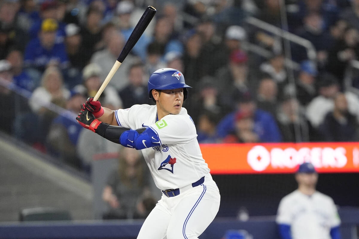 岡本和真單場雙安 9局三壘傳球失誤讓藍鳥再掉2分