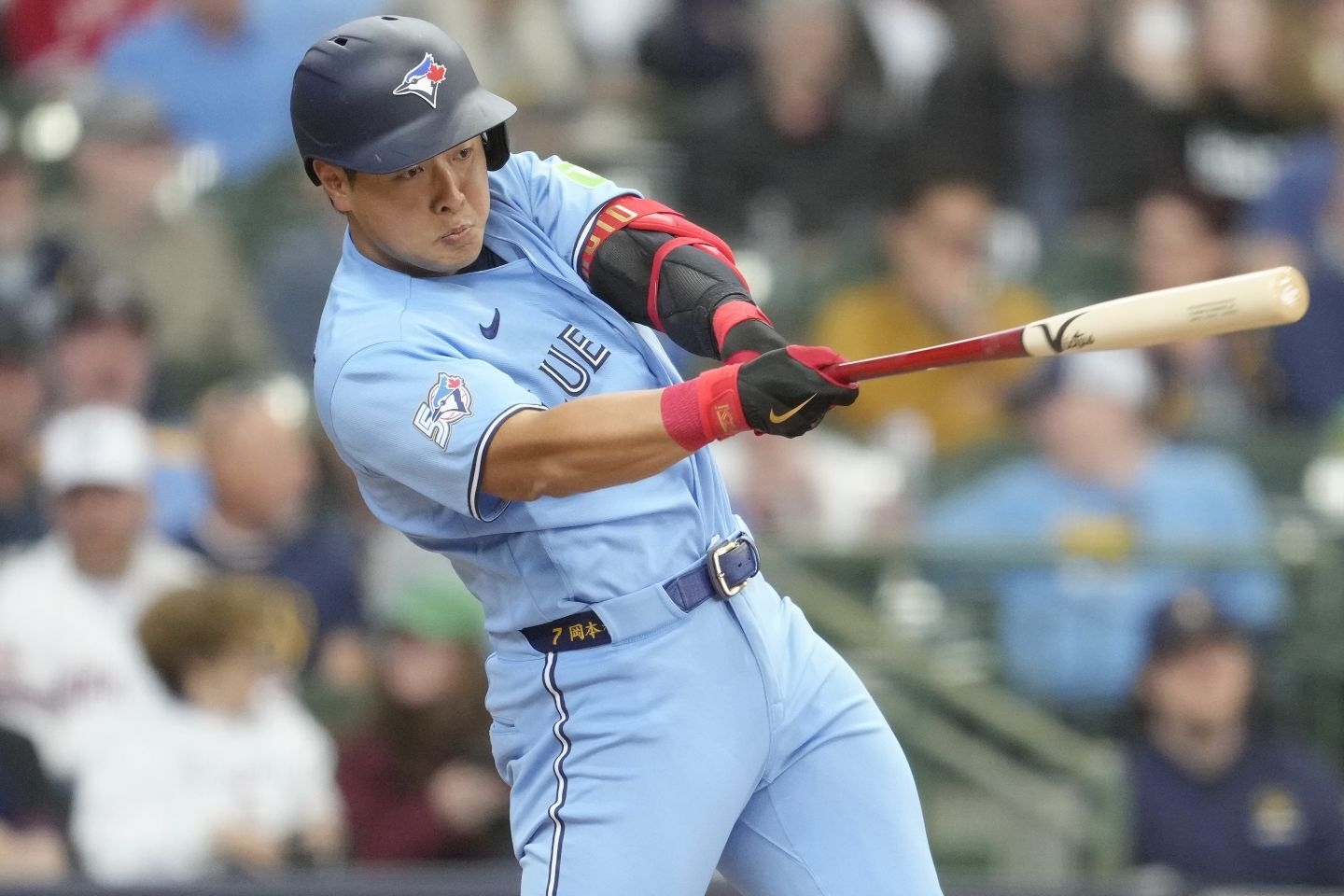 岡本和真連續兩場適時安打 助藍鳥逆轉紅襪