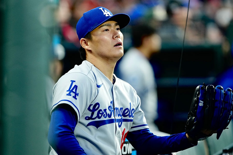 MLB/山本由伸先發遇大雨 觀眾突撤引發熱議