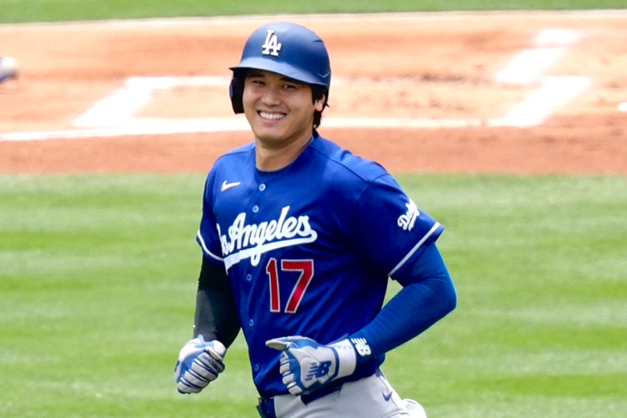 大谷翔平賽前重逢Mike Trout 兩人握手擁抱引發球迷討論