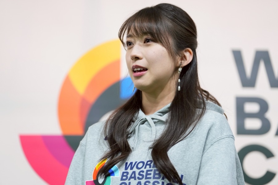 牧野真莉愛混進火腿應援團揮旗打鼓 轉播狂帶到掀熱議