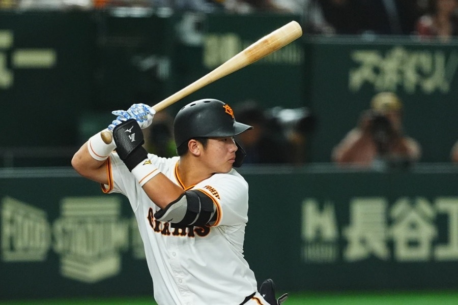 巨人20歲新秀石塚裕惺二軍轟出超遠全壘打 球迷驚呼：這還能飛這麼遠？