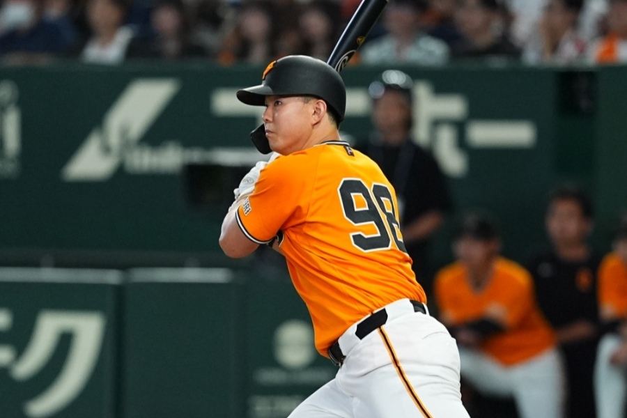 小笠原慎之介投打俱佳 巨人11比0大勝養樂多