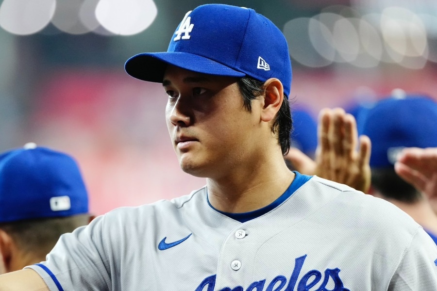 大谷翔平登板隔天打擊回溫 右手肘貼多片恢復貼布
