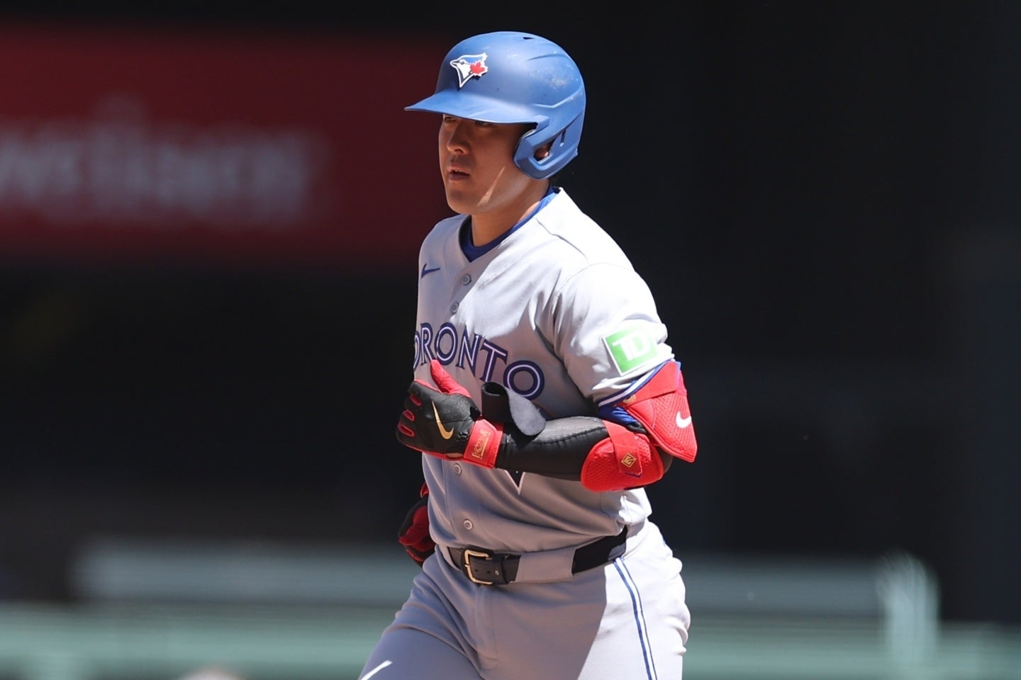 岡本和真9局2分砲連3戰開轟 藍鳥仍1分差不敵雙城