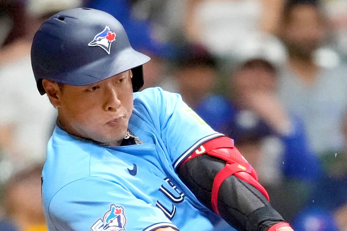 藍鳥岡本和真敲2分適時安打 力圖助球隊先馳得點