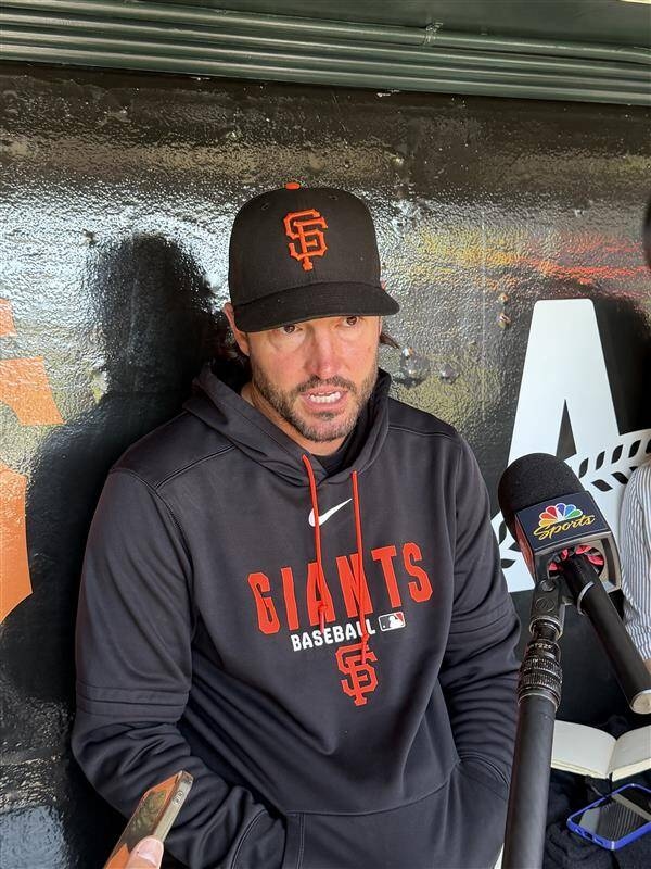 大谷翔平投球時發生趣事 巨人教頭解釋場邊手勢原因