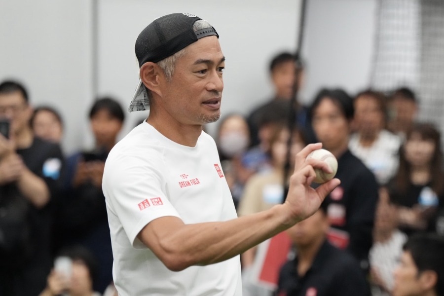 鈴木一朗52歲仍拚女高選拔完投 天天傳球要讓Julio Rodríguez覺得更強
