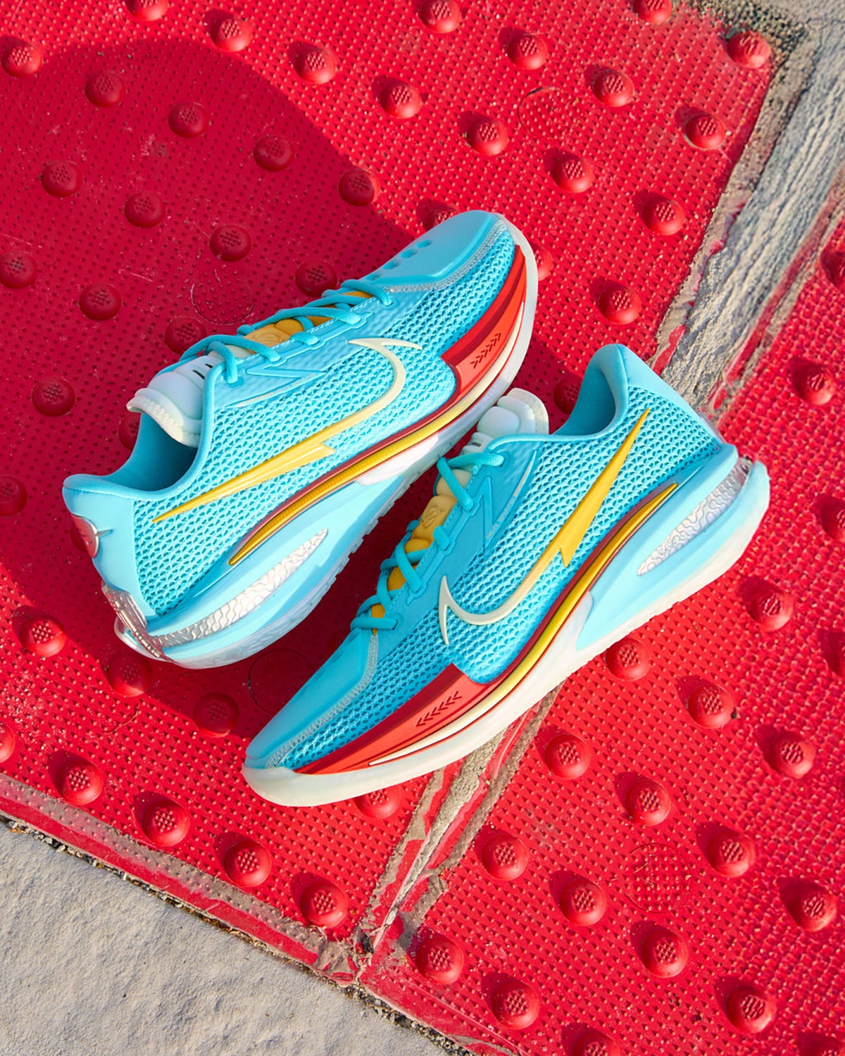 Dylan Harper 著用曝光 Titan x Nike GT Cut 1「Bleached Aqua」6/1 於 Foot Locker 先行登場