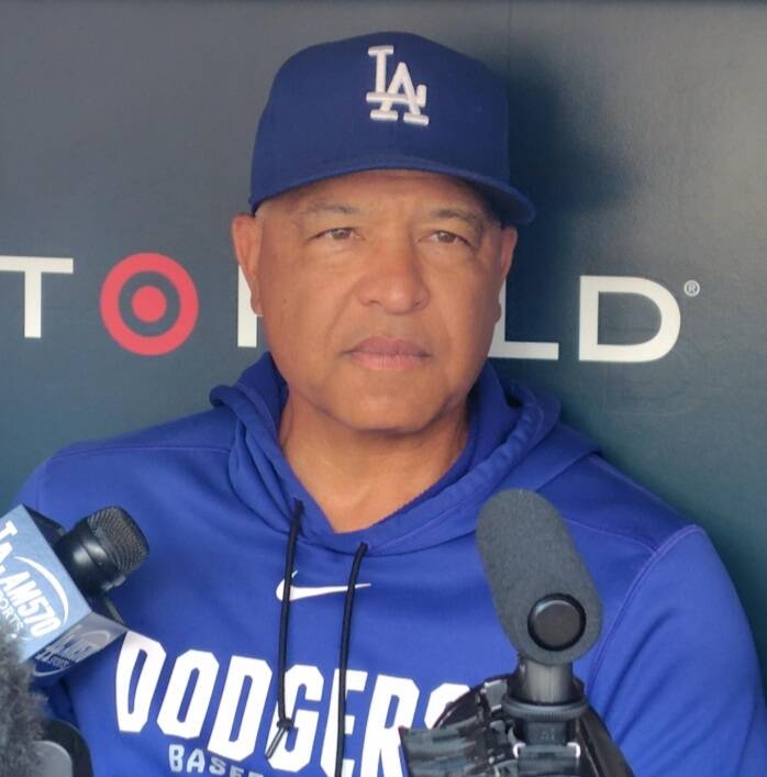 大谷翔平重返投手兼首棒 Roberts：左膝發炎不會拖太久