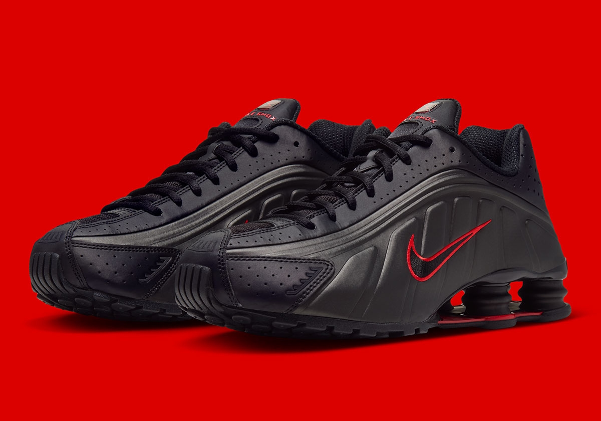 Nike Shox R4 黑紅新配色 預計 2026 年登場