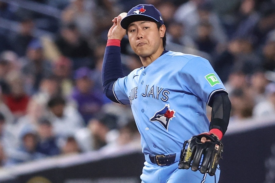 岡本和真三壘線逆向攔截再甩一壘救分 藍鳥2比0完封洋基
